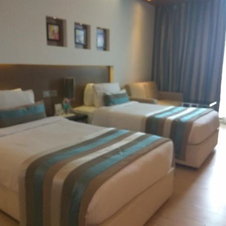 Ramada By Wyndham Navi Mumbai Hotel Buitenkant foto