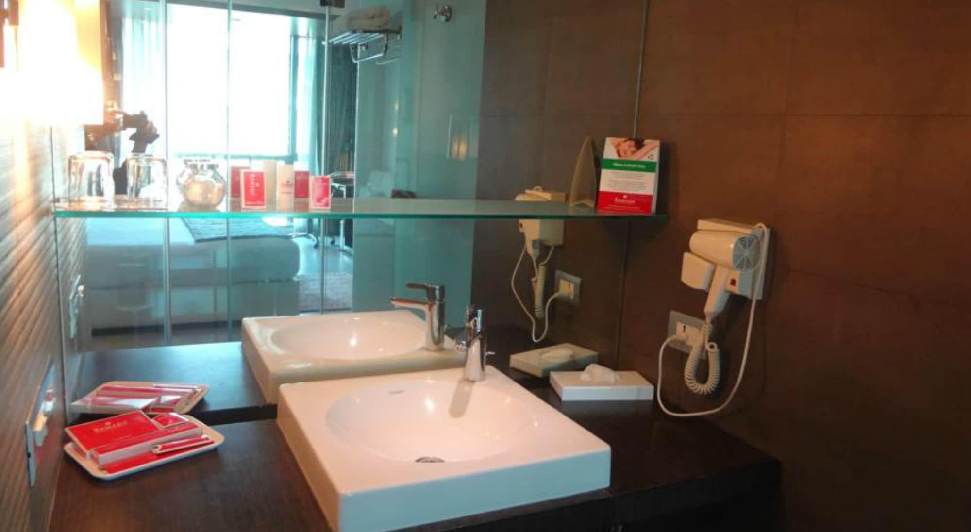 Ramada By Wyndham Navi Mumbai Hotel Buitenkant foto
