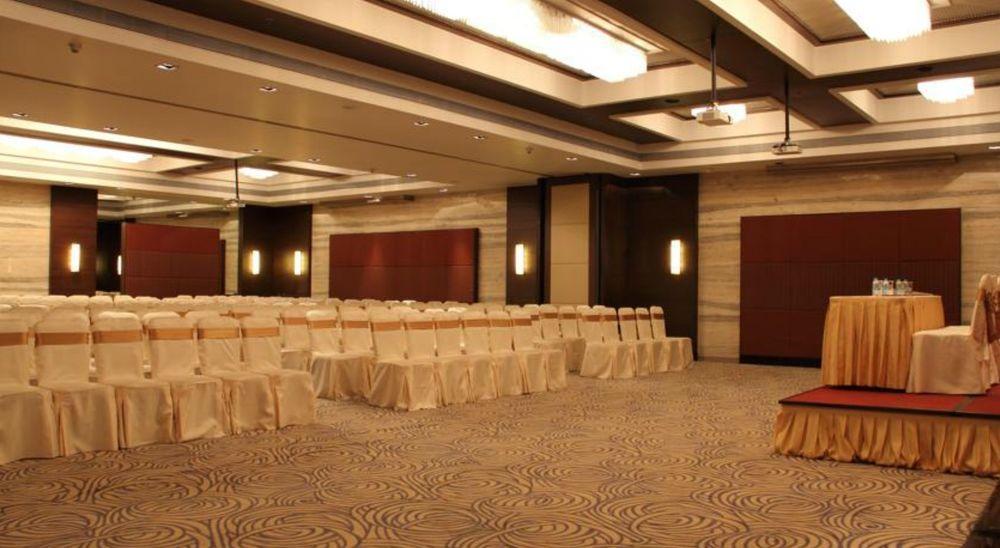 Ramada By Wyndham Navi Mumbai Hotel Buitenkant foto