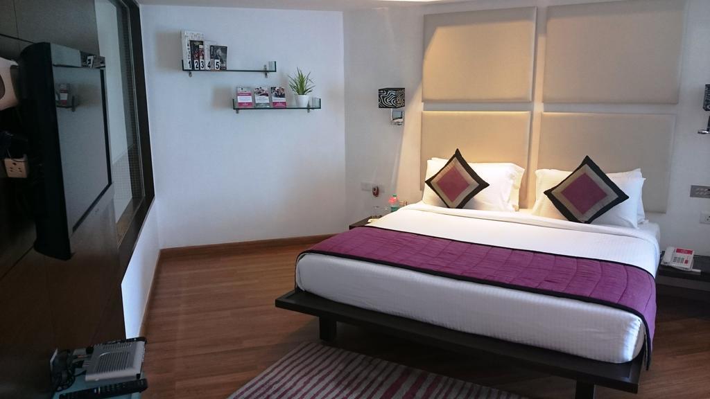 Ramada By Wyndham Navi Mumbai Hotel Buitenkant foto