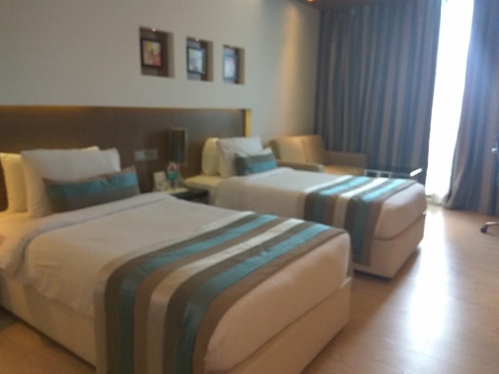 Ramada By Wyndham Navi Mumbai Hotel Buitenkant foto