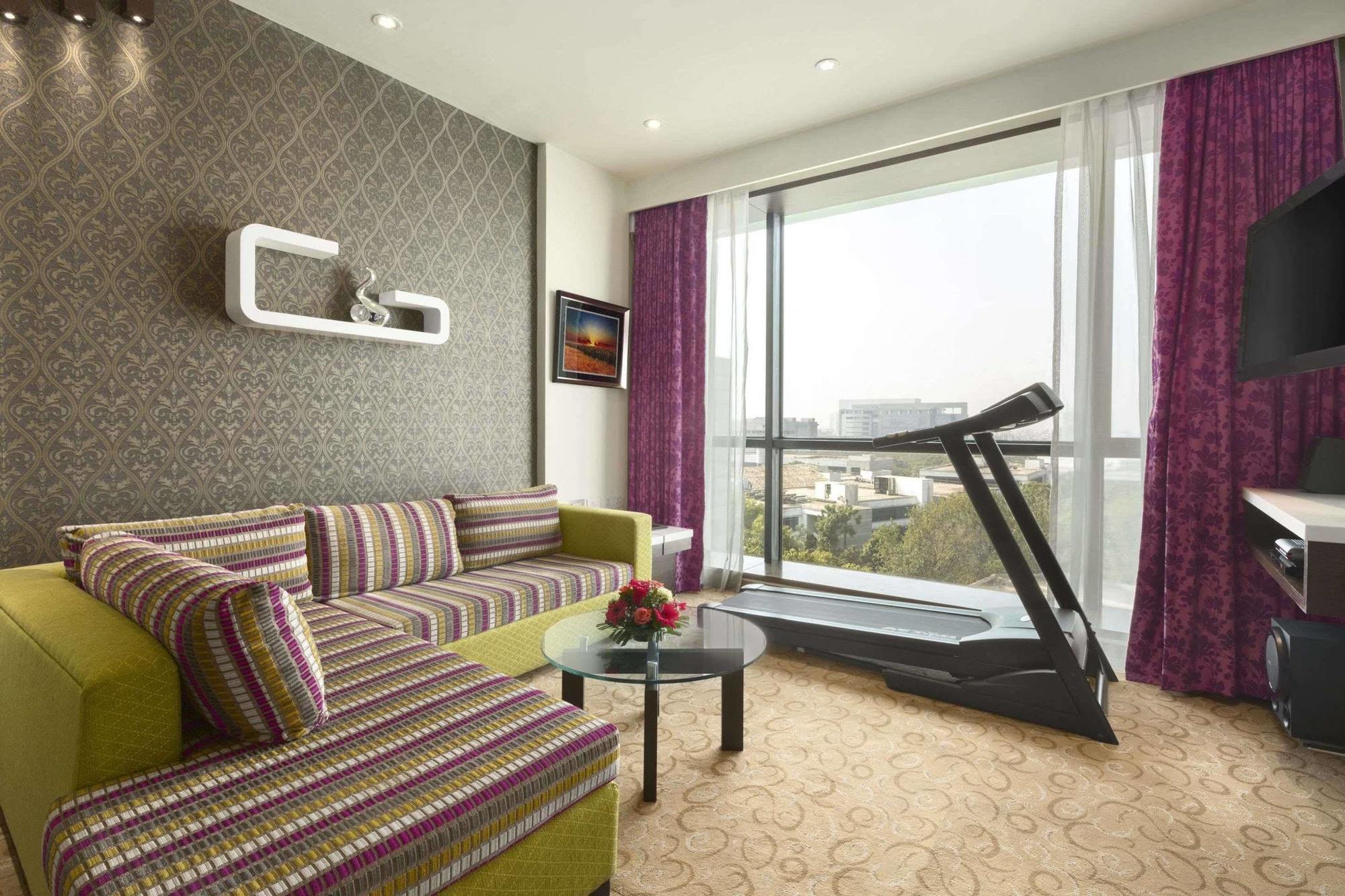 Ramada By Wyndham Navi Mumbai Hotel Buitenkant foto