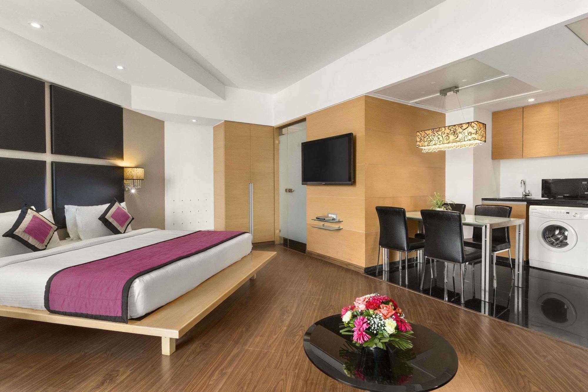 Ramada By Wyndham Navi Mumbai Hotel Buitenkant foto