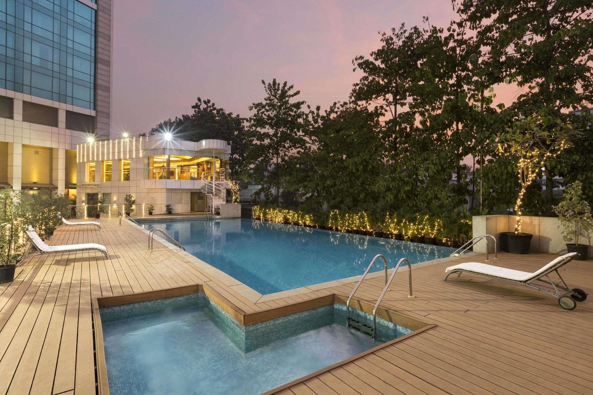 Ramada By Wyndham Navi Mumbai Hotel Buitenkant foto