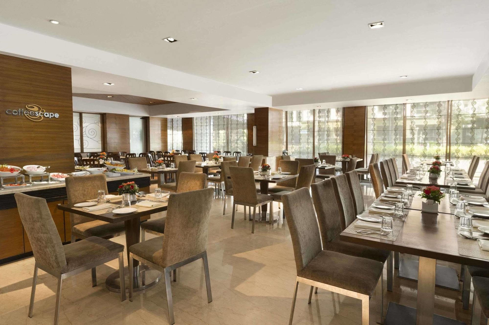 Ramada By Wyndham Navi Mumbai Hotel Buitenkant foto