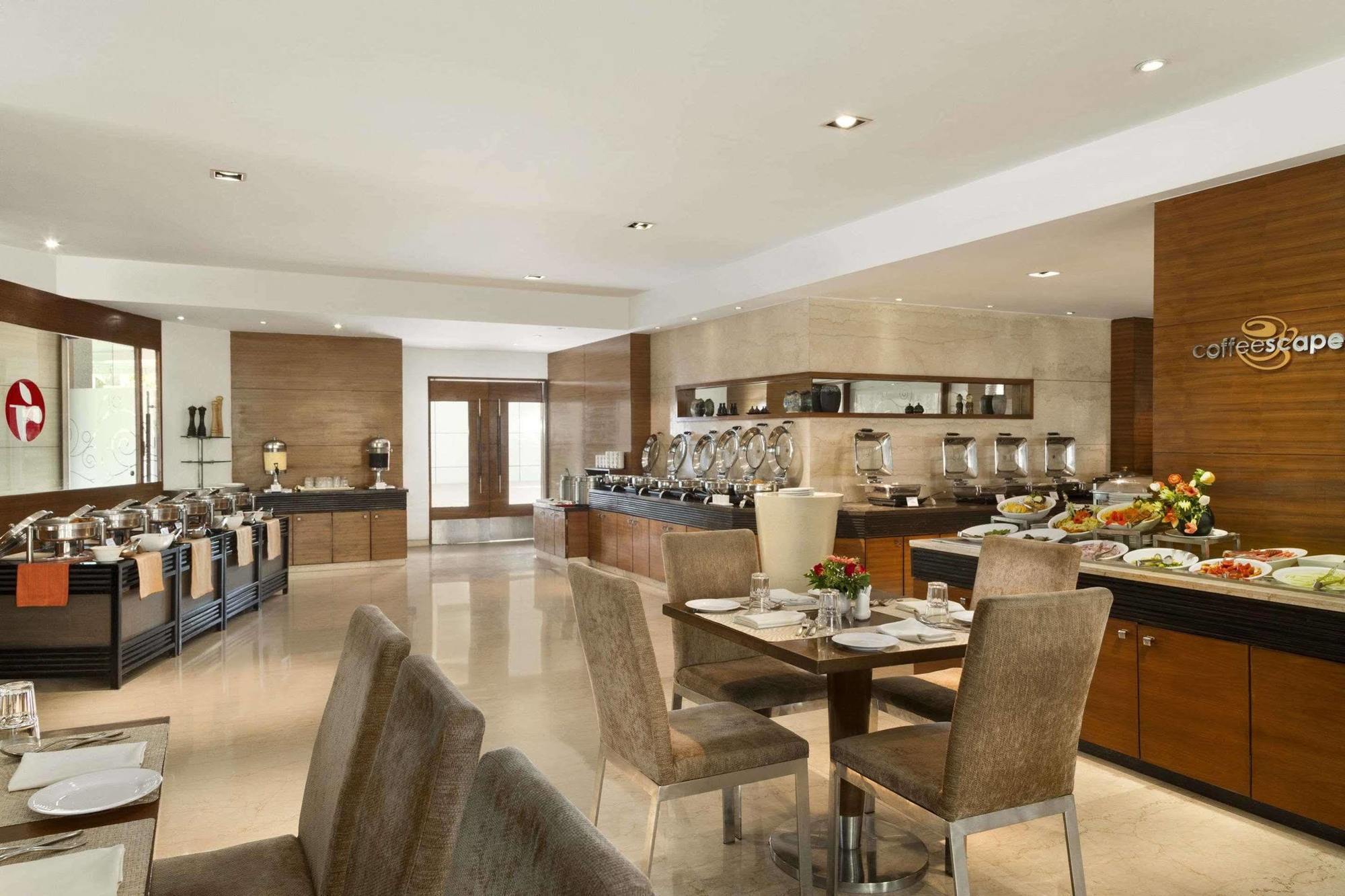 Ramada By Wyndham Navi Mumbai Hotel Buitenkant foto
