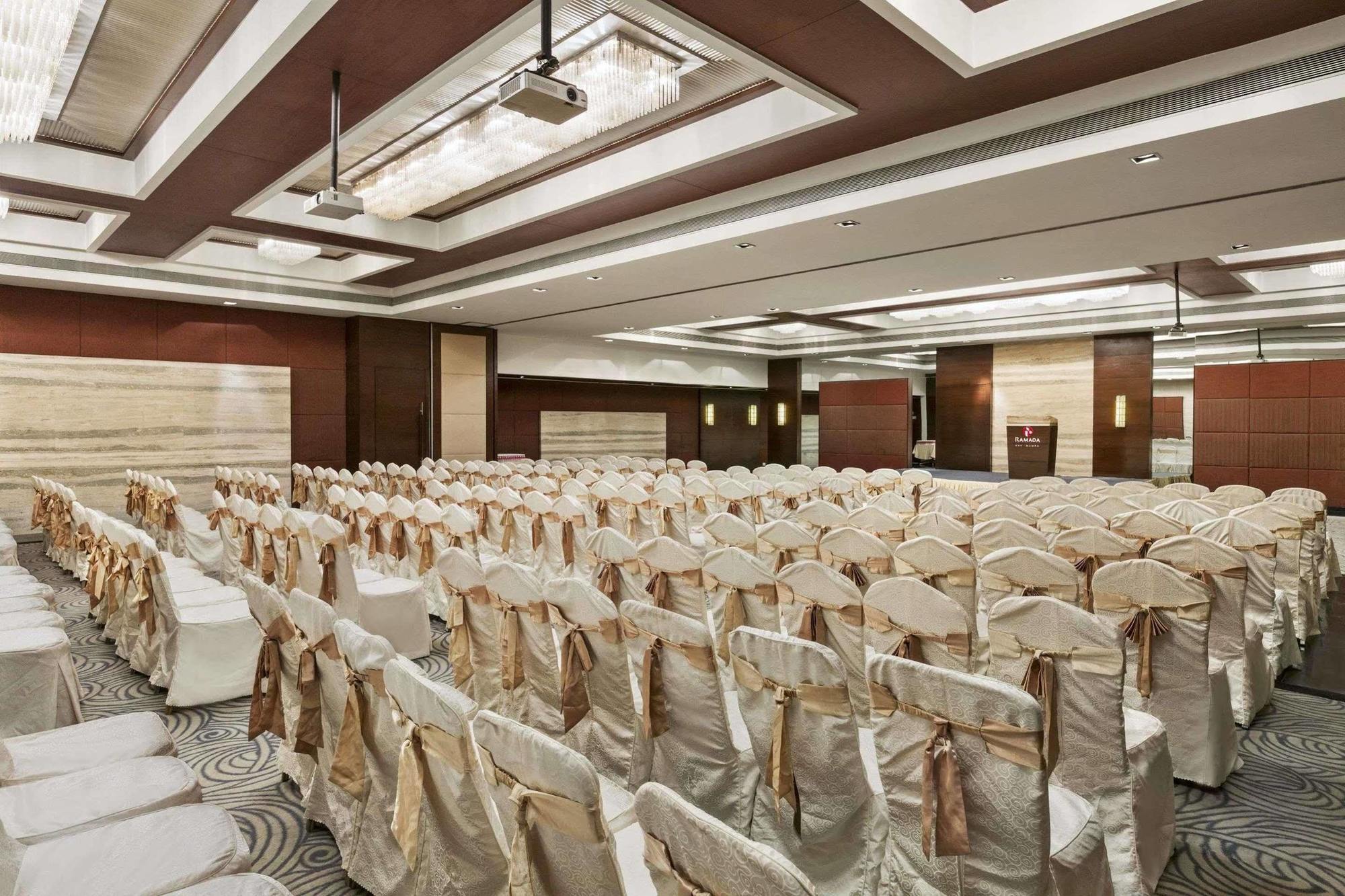 Ramada By Wyndham Navi Mumbai Hotel Buitenkant foto