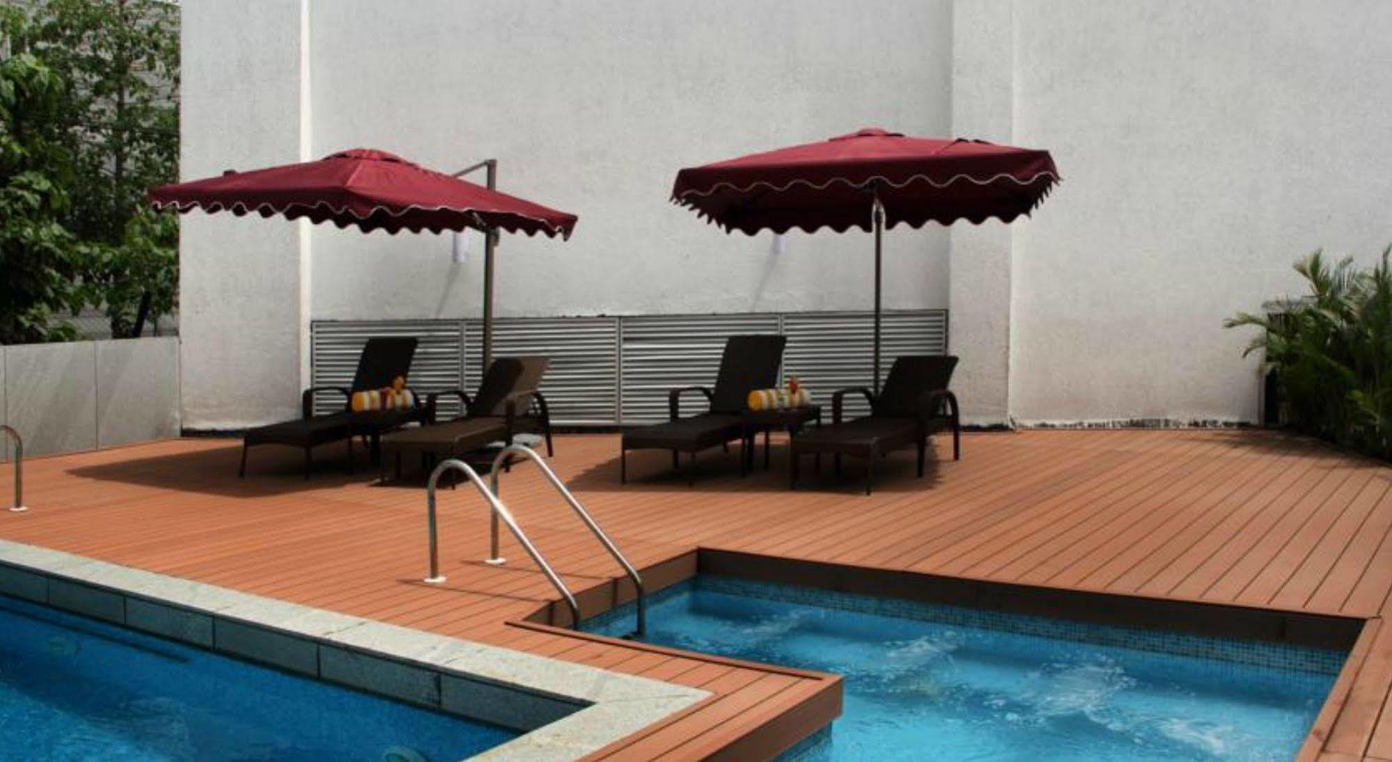Ramada By Wyndham Navi Mumbai Hotel Buitenkant foto