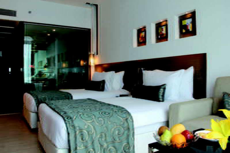Ramada By Wyndham Navi Mumbai Hotel Buitenkant foto
